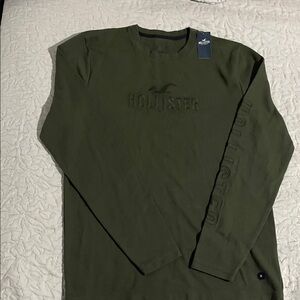 Hollister Men's Dark Green Long Sleeve Tee